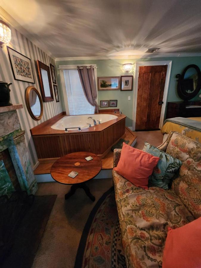 House Of 1833 Bed And Breakfast Mystic Exterior photo