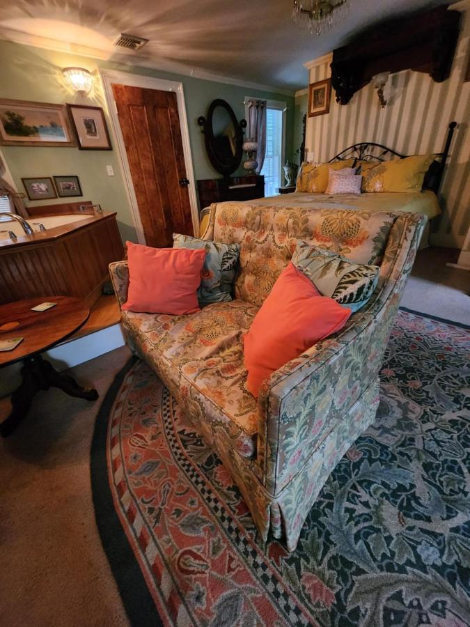 House Of 1833 Bed And Breakfast Mystic Exterior photo